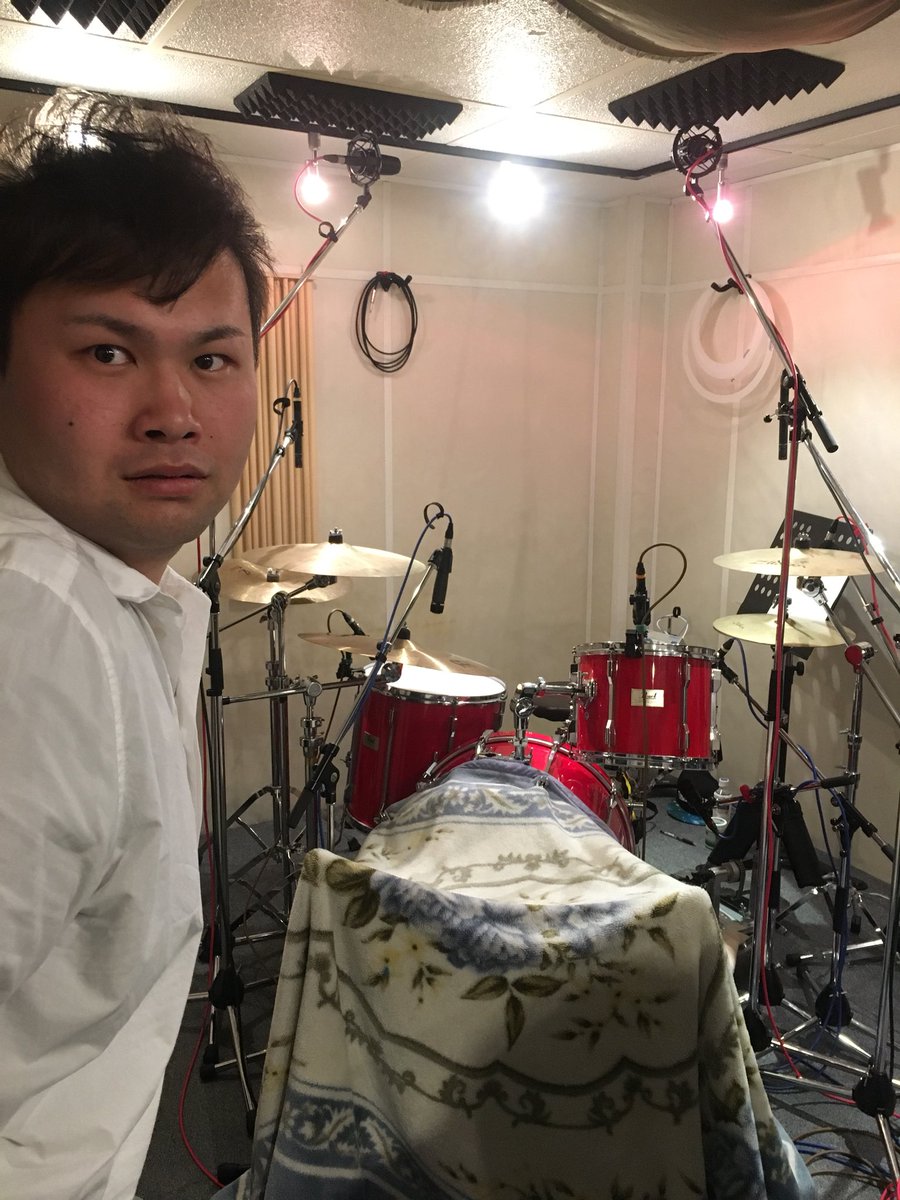 AROAOfficial's tweet photo. 蘭奈です！
今日はAROAのレコーディングでした！
とてもカッコ良い感じになったのでお楽しみに！ミックスが楽しみだー！ https://t.co/KmYqQFuIg6