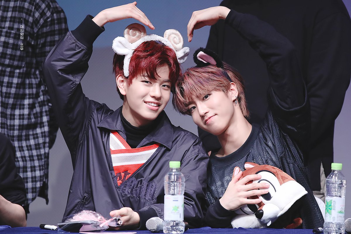 хан чонин. ян чонин stray kids 2022. джисон минхо и хенджин. джисон из stray kids. хан чонин.