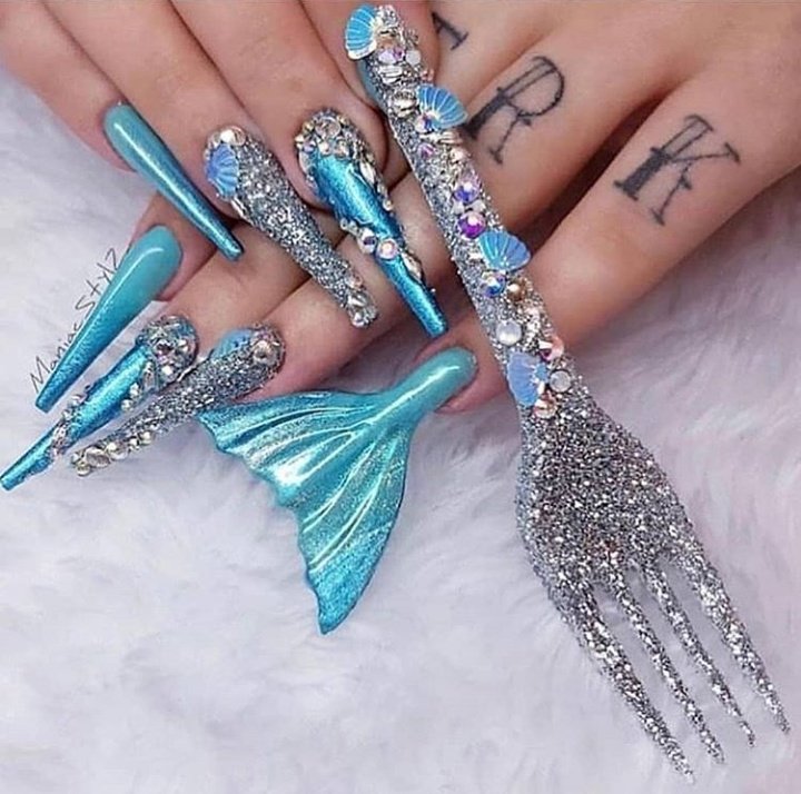 Livesto4's tweet photo. Fashion or nonsense 😕 https://t.co/OV2JvuIIRX