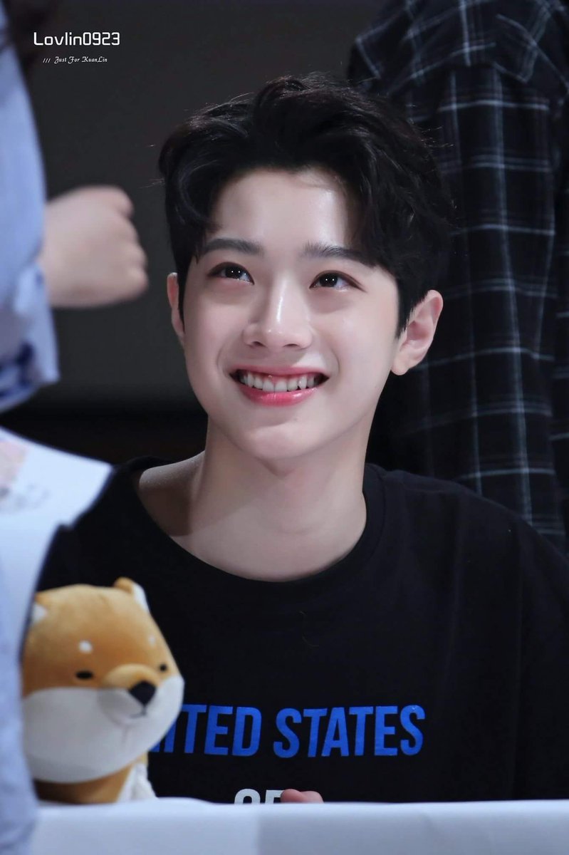 yoo28878's tweet photo. I love this smile babe😘😗😙😚
렌즈나인 팬싸
#Wannaone #Wannable #워너원 #워너블 #laikuanlin #라이관린 https://t.co/8tgBYF3ayS