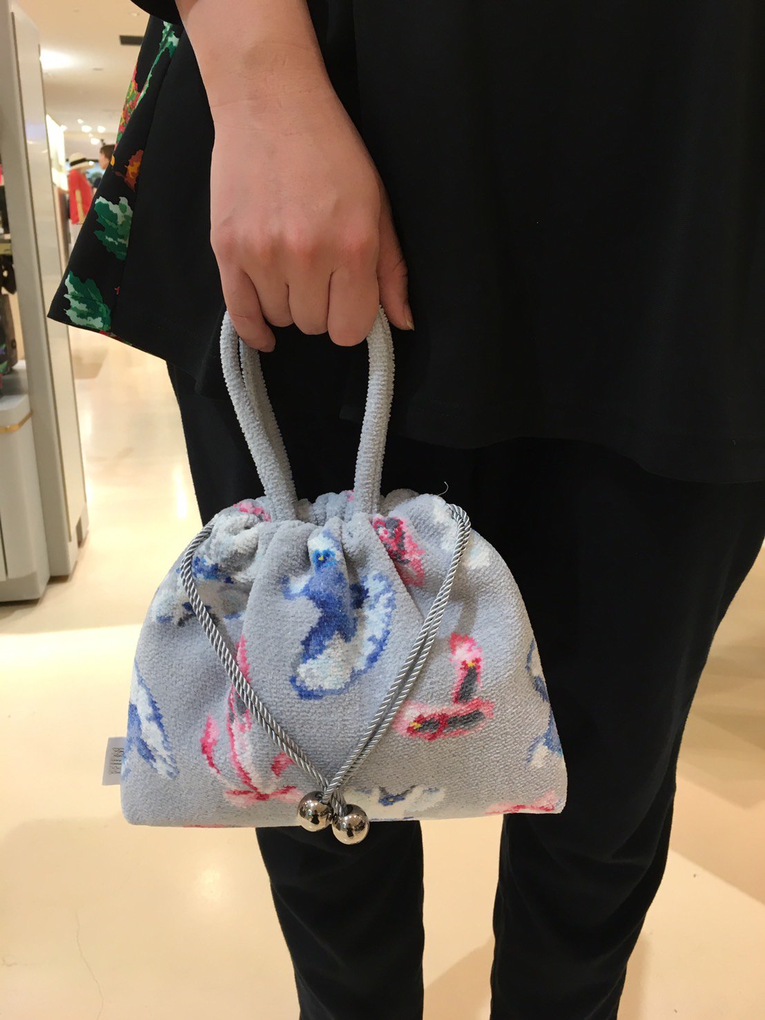 تويتر 博多阪急 على تويتر バレエのチュチュ シューズをモチーフとした大人っぽい色彩の中に可愛らしさがある大人気の柄 バレリーヌ が阪急オリジナル商品で登場 長さいふも入るサイズ感で バッグインバッグやちょっとそこまでバッグと 用途分けバッグ として