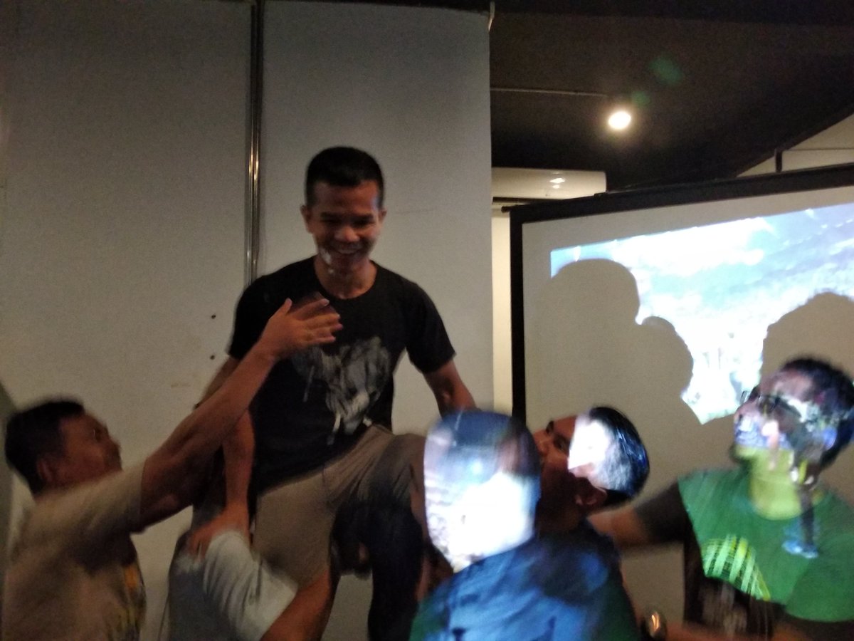 JCI_Medan's tweet photo. War Cake!!
Siamo noi... I campion i d'italia siamo noi!! #MY7H #Scudetto36 https://t.co/xo6SsVZ3rv