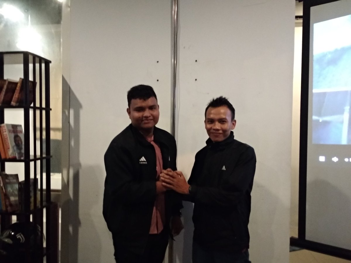 JCI_Medan's tweet photo. Keseruan Nobar tadi malam, inilah 4 pemenang doorprize 😁
#Scudetto36 #MY7H https://t.co/RWGC74MasR