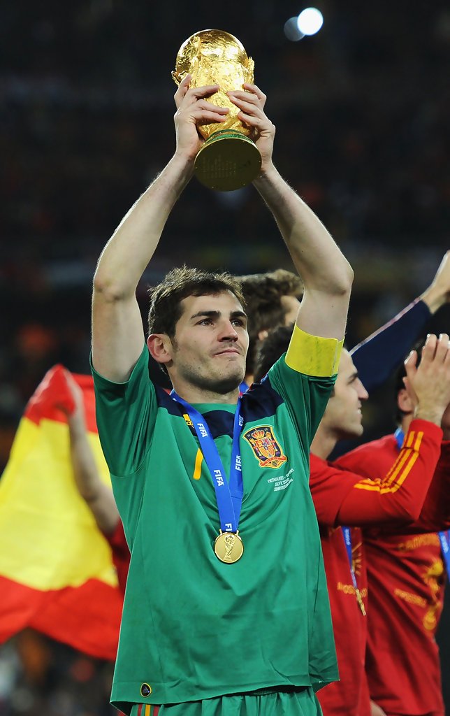 Happy birthday Iker Casillas(born 20.5.1981) 