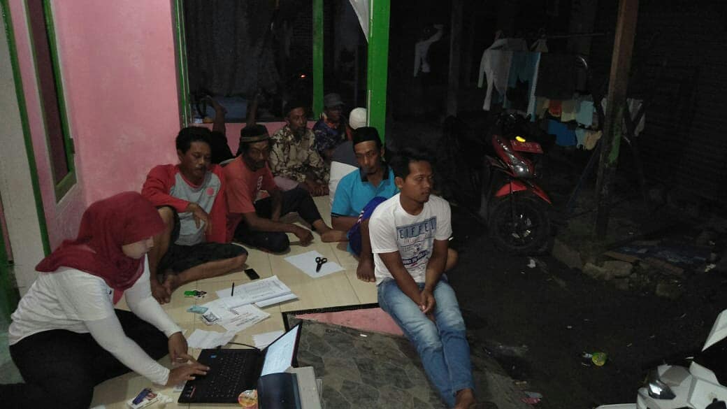rizki_legina's tweet photo. #aksiPPB #rembug nelayan bubu rajungan #19/5 #rencana bergabung ke koperasi Mina Bahari Banten sbg salah satu upaya memutus rantai tengkulak @mzulficar @djpt_kkp @susipudjiastuti @puslatluhkp @sjariefwidjaja @BRSDM_BRPBATPP @brsdm_kp https://t.co/x4gzsJFXDQ
