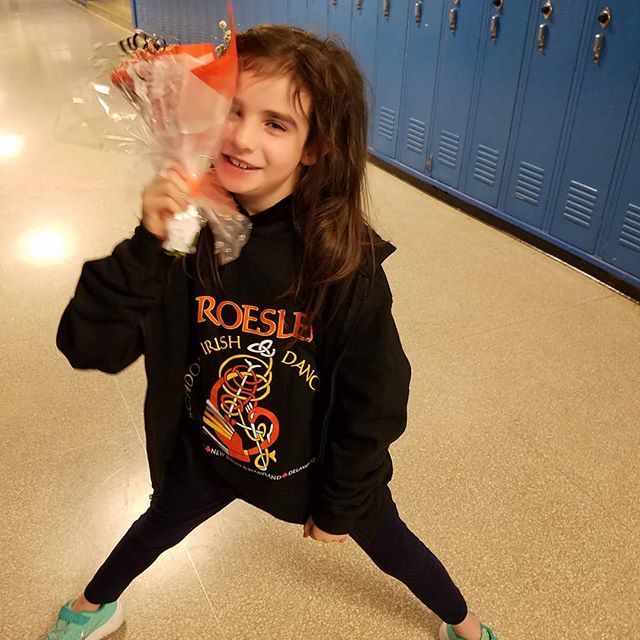 sleamp's tweet image. Silly girl after her first Irish Dance recital. Getting ready for the long drive home. #broesler #irishdance #recital ift.tt/2IU6KxK