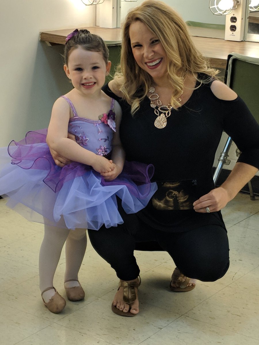 AshlieReb22's tweet photo. Maggie’s first dance recital was tonight! I was able to dance with both of my children! ♥️ #firsttimer #tinydancer #19weekspregnant #dueinOctober https://t.co/UU3Jda0sS7