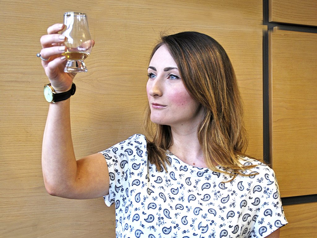 irishwhiskey4's tweet image. An easy guide on how to nose your whisky dub.io/tw/42788167 #dram #nosing