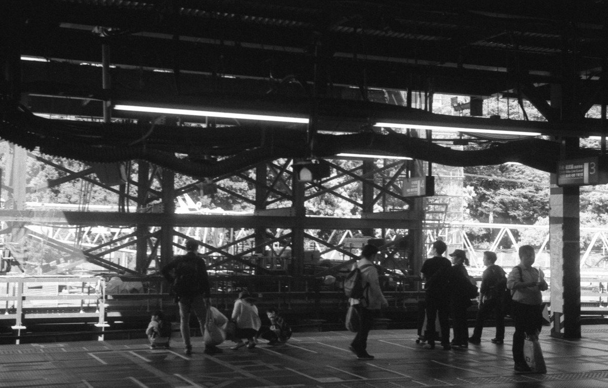 M4+Jupiter-8 50/2 / Nokton Classic 35/1.4 + Kentmere400
コミティア前日に撮った 