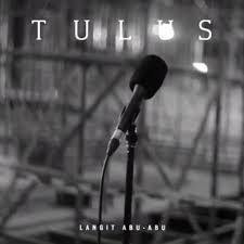 eljohnfm959's tweet photo. #10 NEW ENTRY ON CHART Tulus - Langit Abu-Abu @tulusm on #TheMostRecentChart https://t.co/Vs9ooR24PI