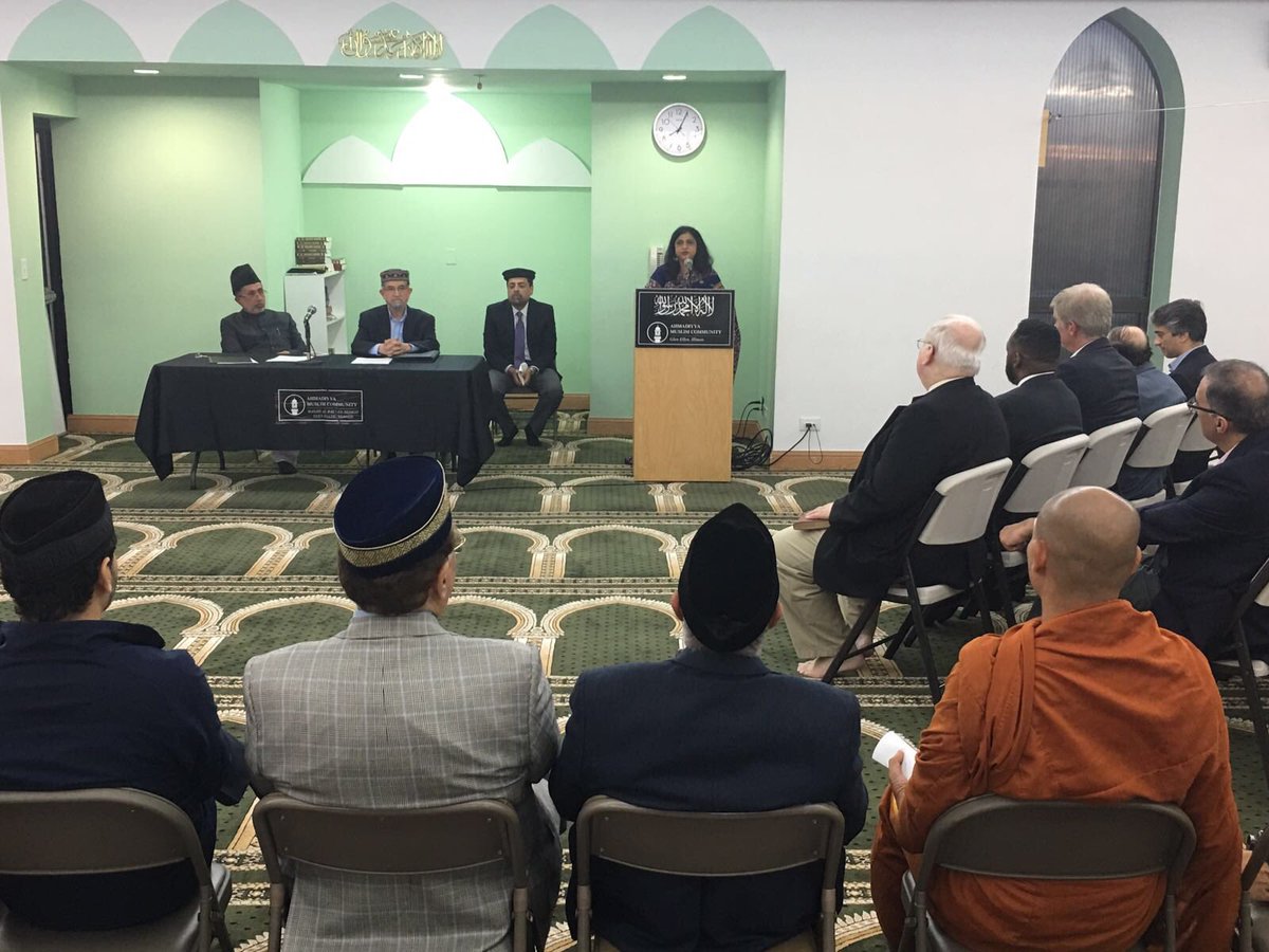 MKA_ChicagoSW's tweet photo. @IndiainChicago Respected Madam Counsel General of India graces us with her presence and kind words during Iftar Dinner in Masjid Baitul Jamey @Ahmadiyya @Islam_Press https://t.co/s1tL4UiYKZ