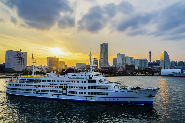 testee_app's tweet photo. 本日5月20日は「東京港開港記念日」
東京港が国際貿易港として開港の指定を受けた記念日だそうです！

クルーズ船も来航する東京港、一度でいいからクルーズ旅行に
行ってみたいなあ♪(*´∀｀) https://t.co/I1aGeeVgEA