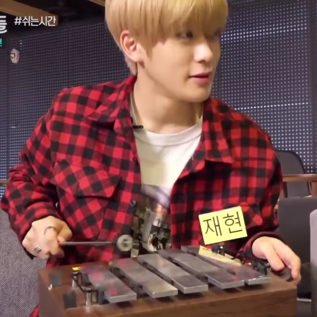 low quality jaehyun tweet media