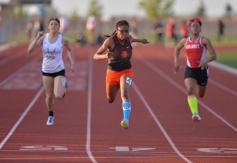 dc_preps's tweet photo. Buggs ends career with 6 state medals https://t.co/DlPiHAQ6z1 https://t.co/hU1mH3G46C