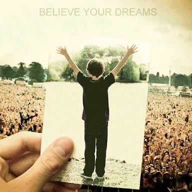 serginimusic's tweet photo. That moment when you'r making a song, and almost start crying.
Reflect and say, i'm gonna make it.
Remember to "Follow your dreams" 🙌💪 https://t.co/hCQ1AG2U0p
