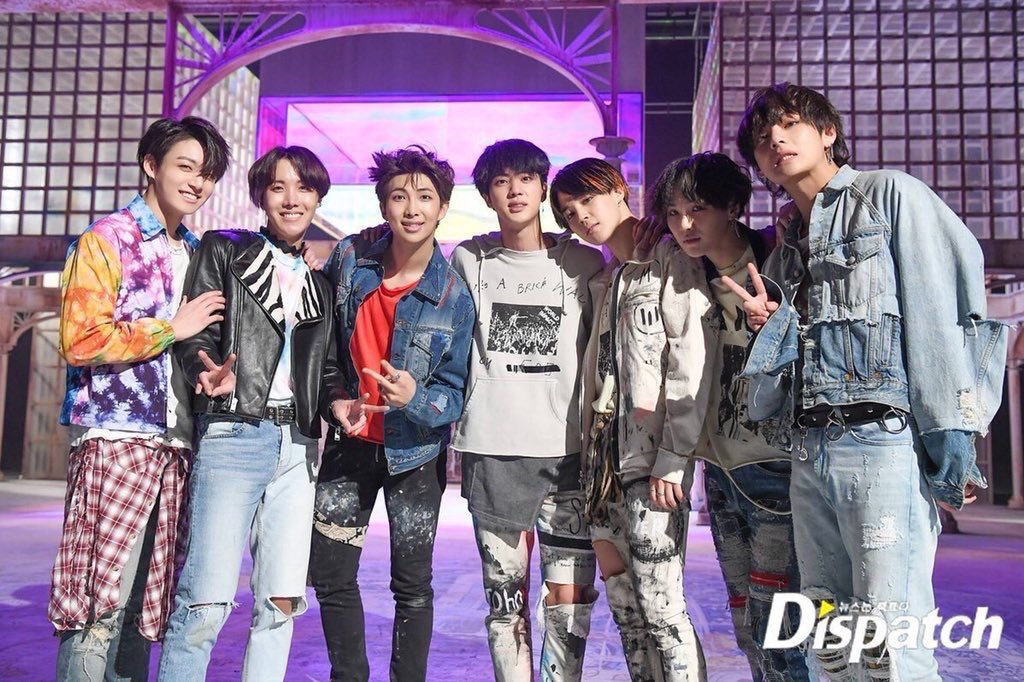 mana_you0613BTS's tweet photo. 去年、バンタンがビルボード受賞して欲しくてめちゃくちゃ投票頑張って受賞できた
今年は沢山投票してる人いるだろうと思ってサボってしまった、、
でも、絶対受賞して欲しい😭😭

RTしてください
ダイスキなバンタンのために
#IvoteBTSBBMAs 
@BTS_twt https://t.co/U1NQH0GoZZ