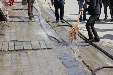 GreaterKashmir's tweet image. #SMC launches cleanliness drive near shrines, #masjids
bit.ly/GK285737