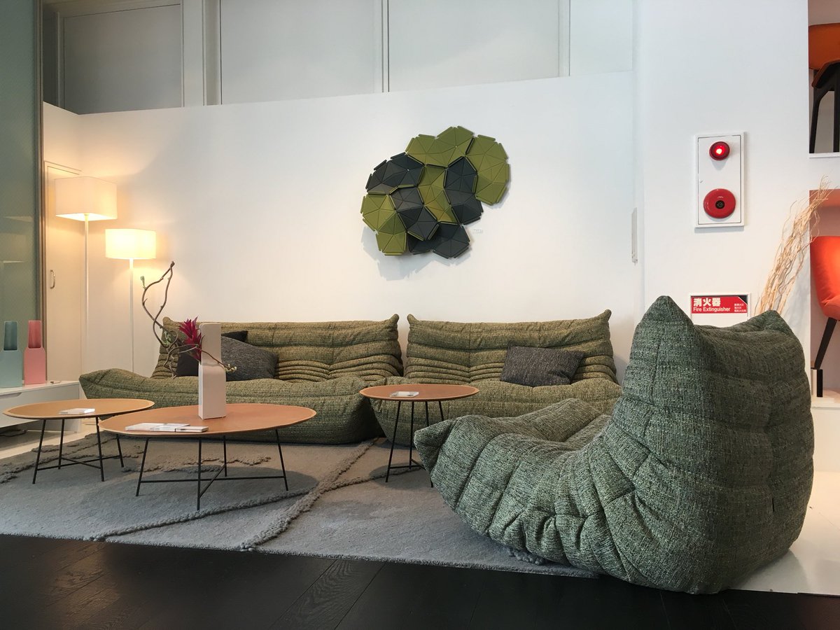 リーン ロゼ ショップ限定生地leccioのトーゴが アウトレットに登場です リーンロゼ大阪 Ligneroset Osaka Togo Intelior Sofa T Co Kzkoukqyu7 Twitter