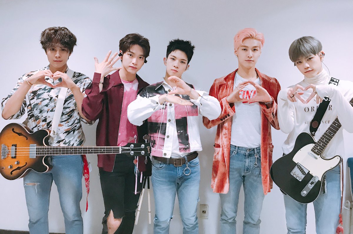NFlyingofficial's tweet photo. [오늘의 Pic] 🍃HOW R U TODAY

❤️5️⃣2️⃣0️⃣❤️
가장 빛나는 오늘✨ 우리가 함께한지 3년✨

#엔플라잉 #NFlying #오이공
#HOW_R_U_TODAY #너의하루는어때 😊 https://t.co/M0OO6ComRK