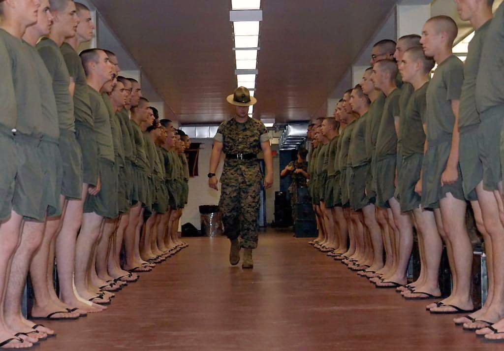 Flipflops male feet 🌈🇺🇦🇳🇱🇮🇹🇺🇸 tweet media