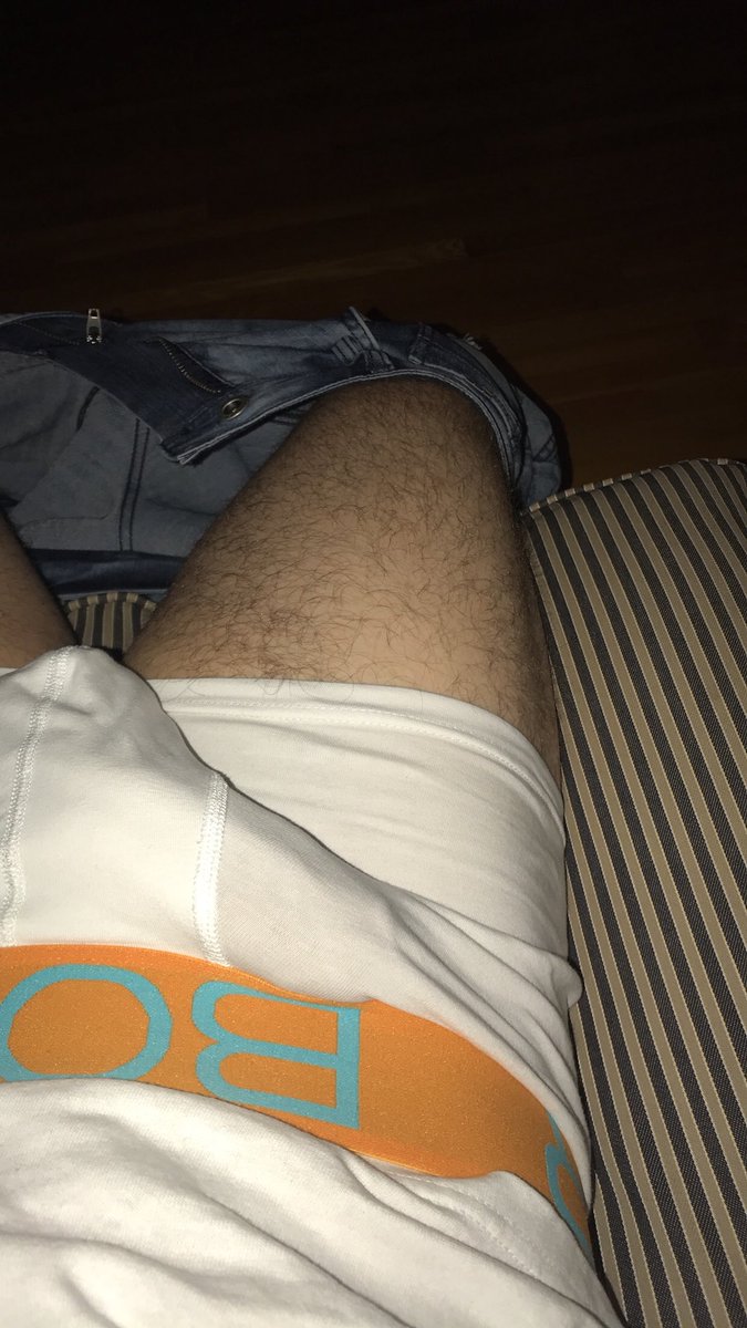 DaddyJackXXX's tweet photo. who likes hairy legs? 😏 https://t.co/Rpj4pipGcm