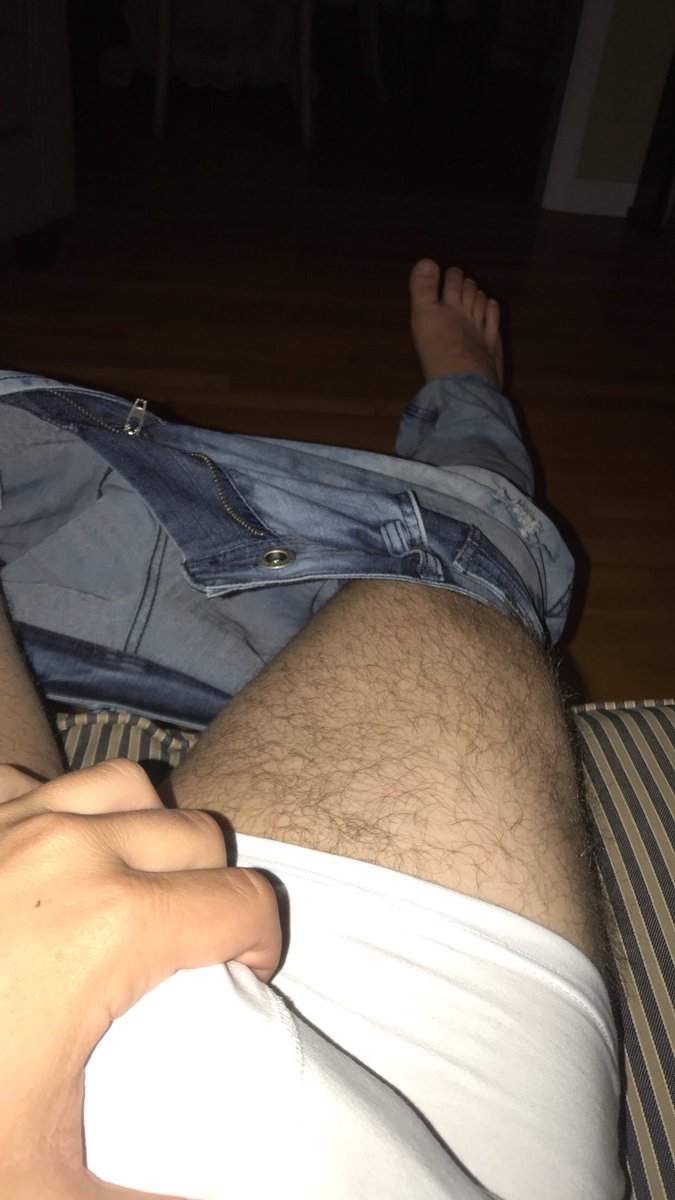 DaddyJackXXX's tweet photo. who likes hairy legs? 😏 https://t.co/Rpj4pipGcm
