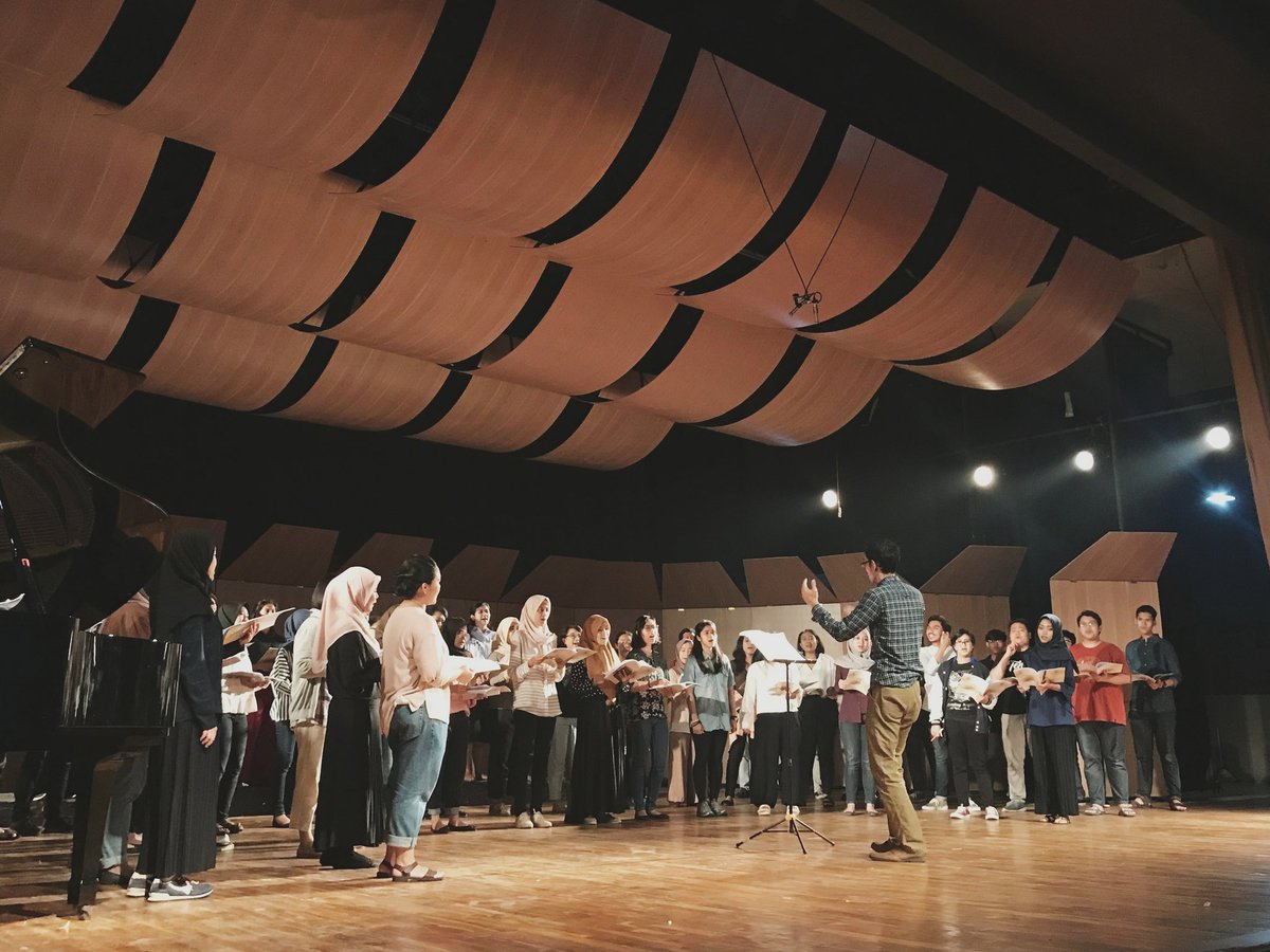 unpadchoir's tweet photo. [TODAY!]

CHORALBORATION Concert!
performing:
The Choral Works of Ken Steven

On the Spot:
REGULAR IDR 75.000
VIP IDR 100.000
PREMIUM IDR 125.000
(limited seats only)

Don't miss it!

#kensteven #psmunpad #unpadchoir #apertosingers #konserpaduansuara #choralboration https://t.co/KcjegJ6IGu