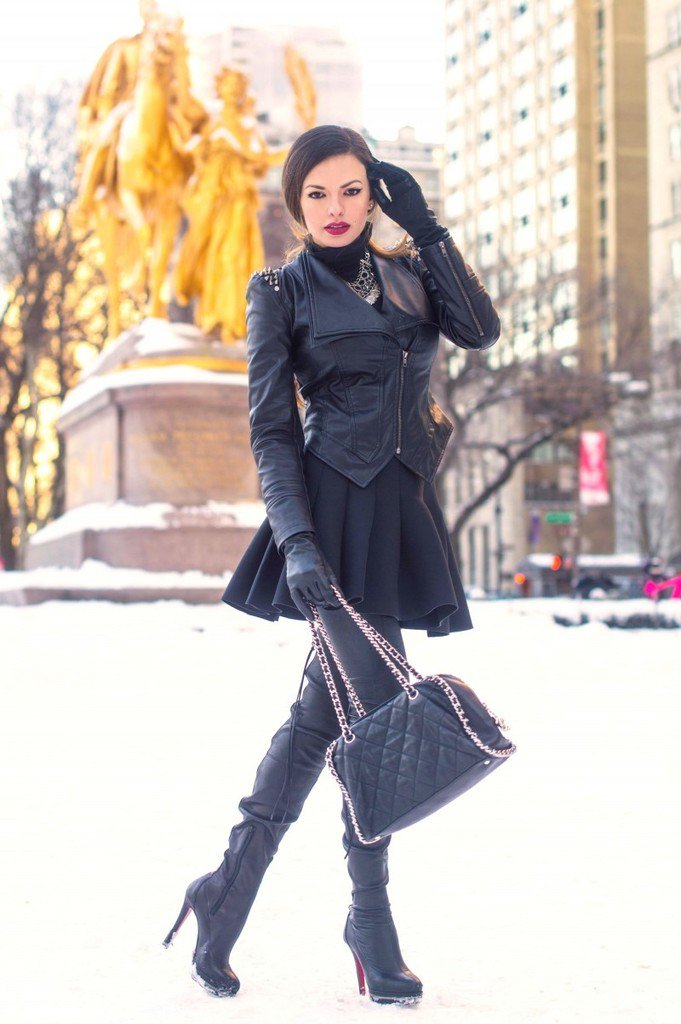 Snowy Day [xpost /r/ ladiesinleather] #babesinboots #boots #sexy #hot #legs #babes
