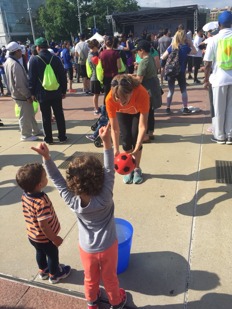 uicc's tweet photo. UICCs President-Elect Princess @dinamired,taking on the #BinChallenge as part of the #KickCancer2018 campaign driving change and awareness about prostate and testicular #cancer. @kickcanceruae https://t.co/E8LfCkEDV4
