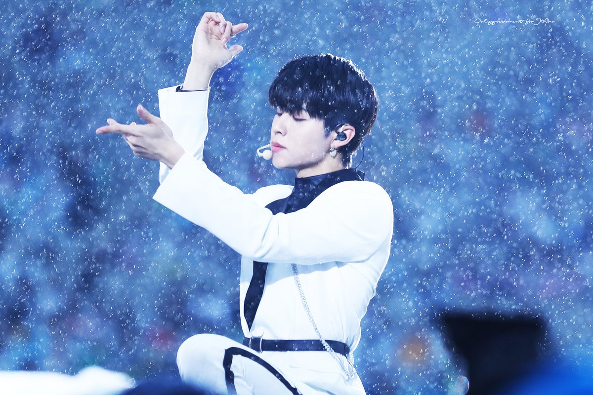 onlyyoudoheart's tweet photo. 180512 드림콘서트

520 = 我愛你。

Heart Beat Goes Fast (feat. ENO'S back)

#IN2IT #인투잇 #SnapShot #스냅샷 #지안 #유지안 #JIAHN #持岸 #ジアン https://t.co/gfE0MwFGHy