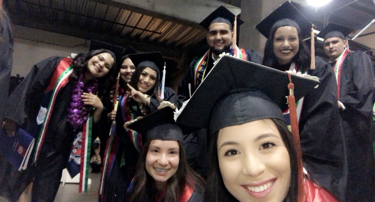 Karlahkins's tweet photo. #ChicanoGradFS18 https://t.co/3dKwBFQj6u