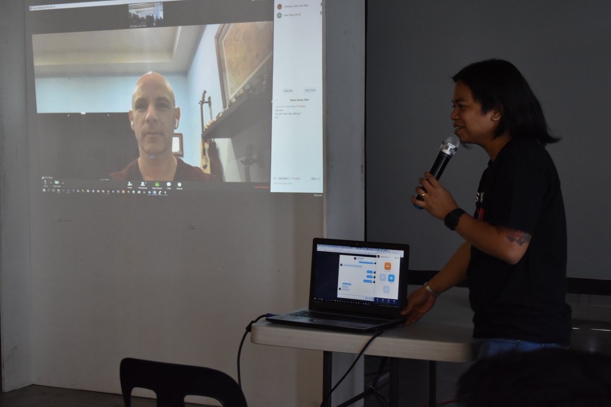 xiankaylle's tweet photo. What an awesome experience with @John_Papa , Answering QnA and Motivating Angular Philippines Community! Thank you for your time God Bless you more. Till next time! #AngularPH #JohnPapa #AngularDevs https://t.co/H6Y7XhBNQy