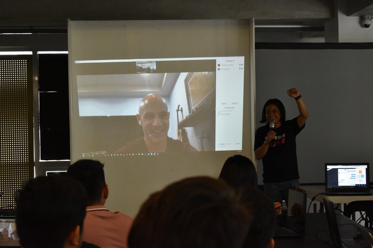 xiankaylle's tweet photo. What an awesome experience with @John_Papa , Answering QnA and Motivating Angular Philippines Community! Thank you for your time God Bless you more. Till next time! #AngularPH #JohnPapa #AngularDevs https://t.co/H6Y7XhBNQy