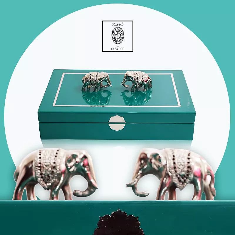 casapopofficial's tweet image. The stunning regal design adds a classy edge to this designer box from Casa-POP’s latest collection. Browse more at: casa-pop.com/designer-boxes
Shop at Casa POP boutique at MG Road. Check out our store addresses at: casa-pop.com/stores

#homedecoration #homeDesign #designerbox