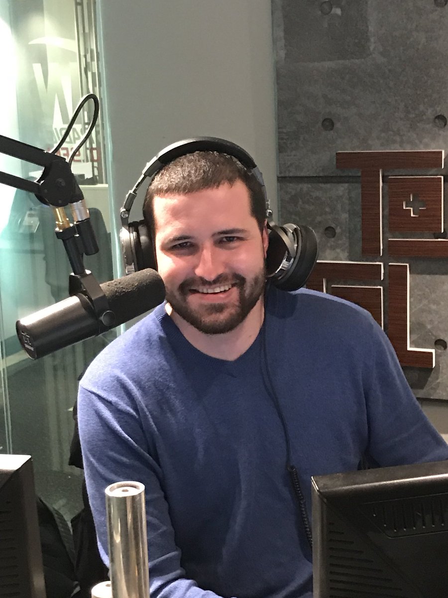 Zach Gelb On Twitter This Is My Producer Benhorowitz1 He Is Wearing Broken Headphones And He Thinks He Looks Exactly Like Klaythompson Cbssportsradio Https T Co Uy8qtqpuu1