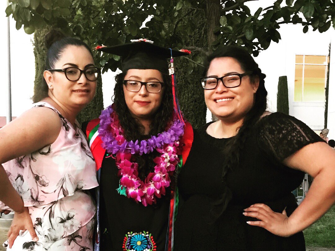 xoxorebecaa's tweet image. From immigrating from Mexico nineteen years ago to being the second sister to graduate from Fresno State. Immensely Proud of Moni. #fresnostategrad #ImmiGrad #ImmigrantsWeGetTheJobDone %