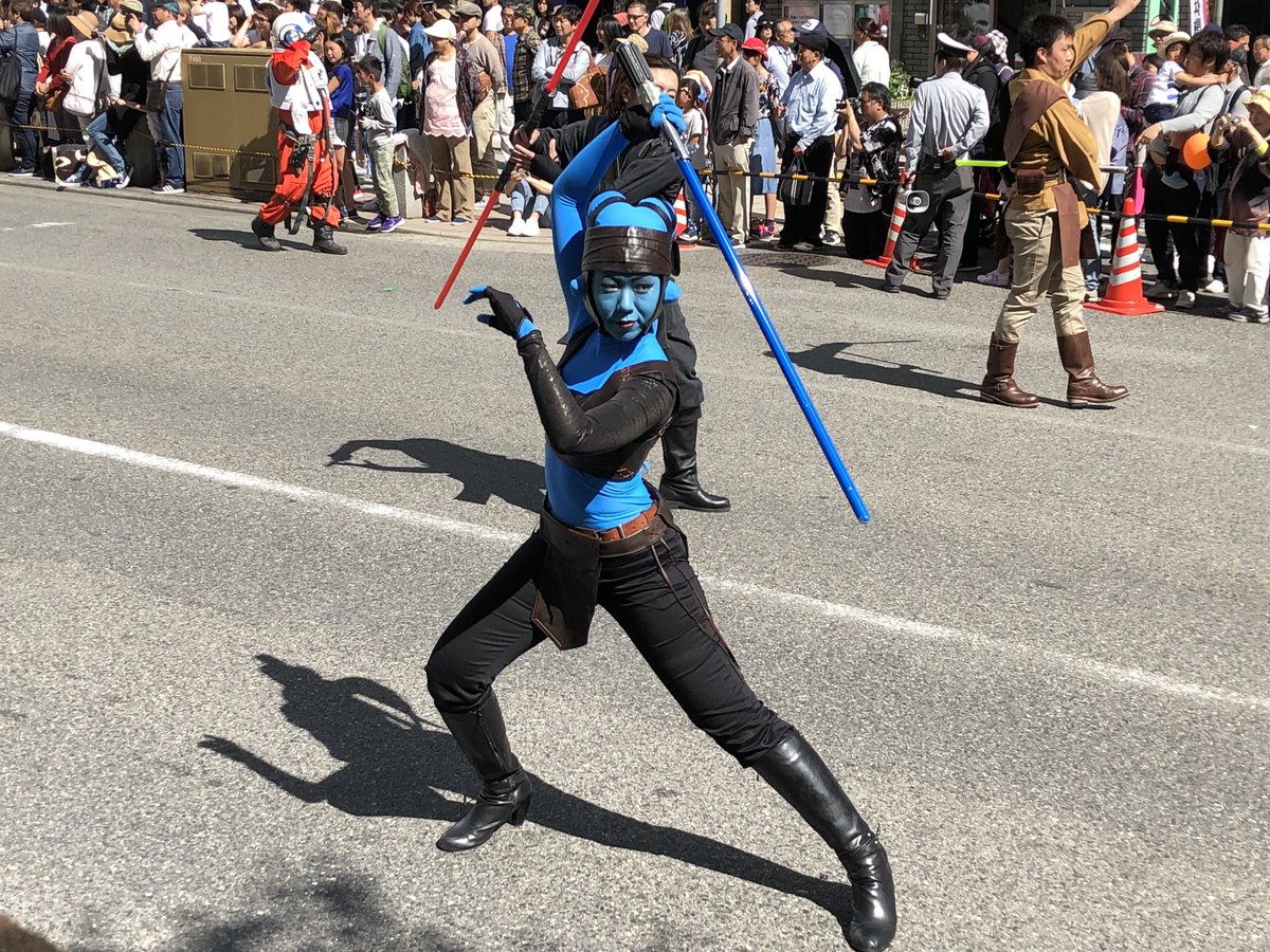 BeingKansai's tweet photo. #starwars at #kobematsuri I’ve got a bad feeling about this #japan #Kobe #DarthVader https://t.co/5qXpvLNCHc