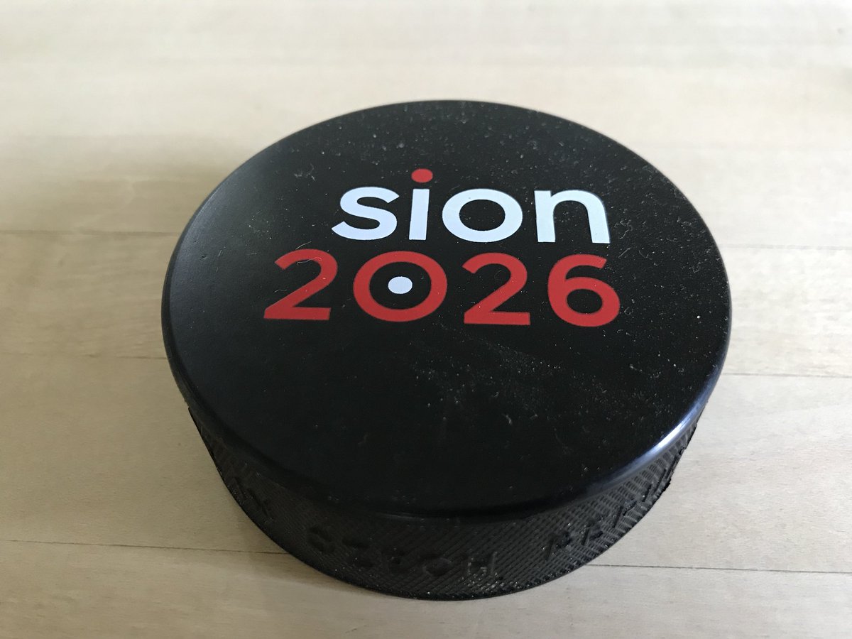 NicolasBideau's tweet photo. Dingue! La Suisse en finale du Mondial @IIHFHockey ! Un pays en finale est un pays qui doit organiser les JO d’hiver. @SwissIceHockey @2018IIHFWorlds #hockey  #rtssport #sion2026 https://t.co/1gI42QfLnx