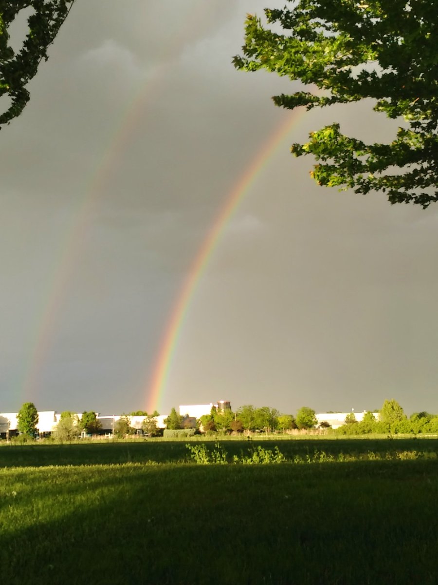 vinamous's tweet photo. just saw an awesome double rainbow! https://t.co/4k7vxrIxrs