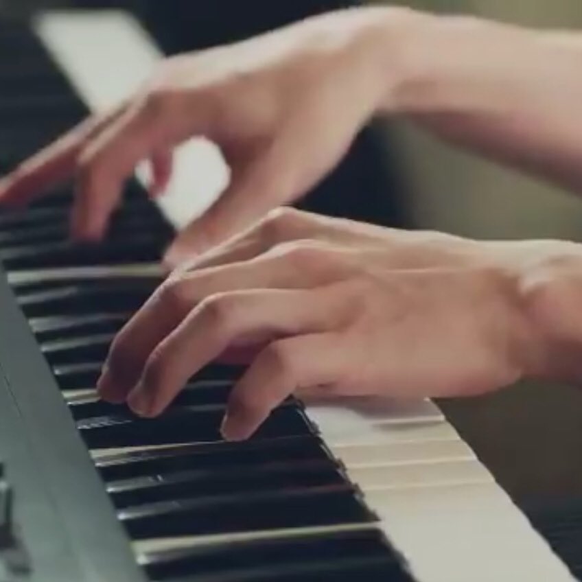 hello this would be my first ever collection thread since i admire jonghyun's powerful arm and hand a lot  pls dont reply, QUOTE it instead! Thank you.