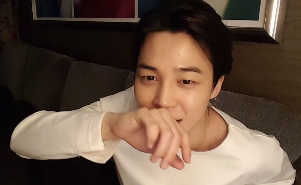 AJEONG_JM's tweet photo. 잘자요~😘😘 #IVoteBTSBBMAs #지민 #JIMIN @BTS_twt https://t.co/vQIKwzsGnF