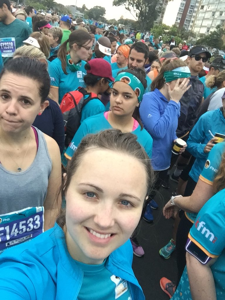 RachelBriant's tweet photo. Here we go! #CT12Run @PUMASouthAfrica @FNBSA https://t.co/NohuG9ijf3
