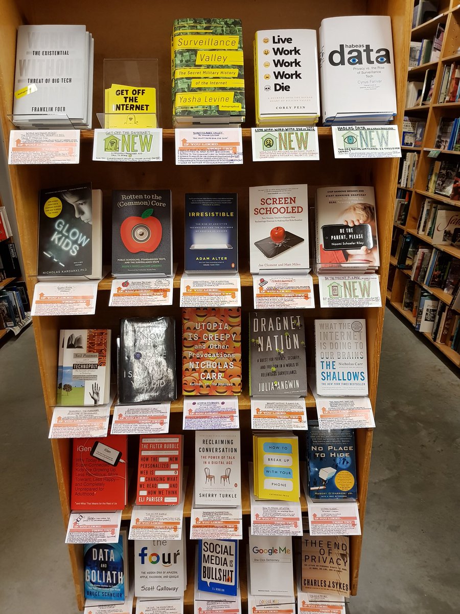 SCTripping's tweet photo. Book shopping at 11pm after a few whiskies. In Portland, the biggest city between the Bay Area and Seattle tech hubs... https://t.co/qeqZTC7DWS