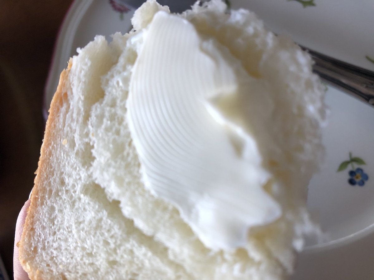 MakiTerashima's tweet image. I’m in heaven - this is the greatest invention since sliced bread. 念願のミルキーソフト食べれました‼️持って帰りたいよー #milkysoft #japanesweets