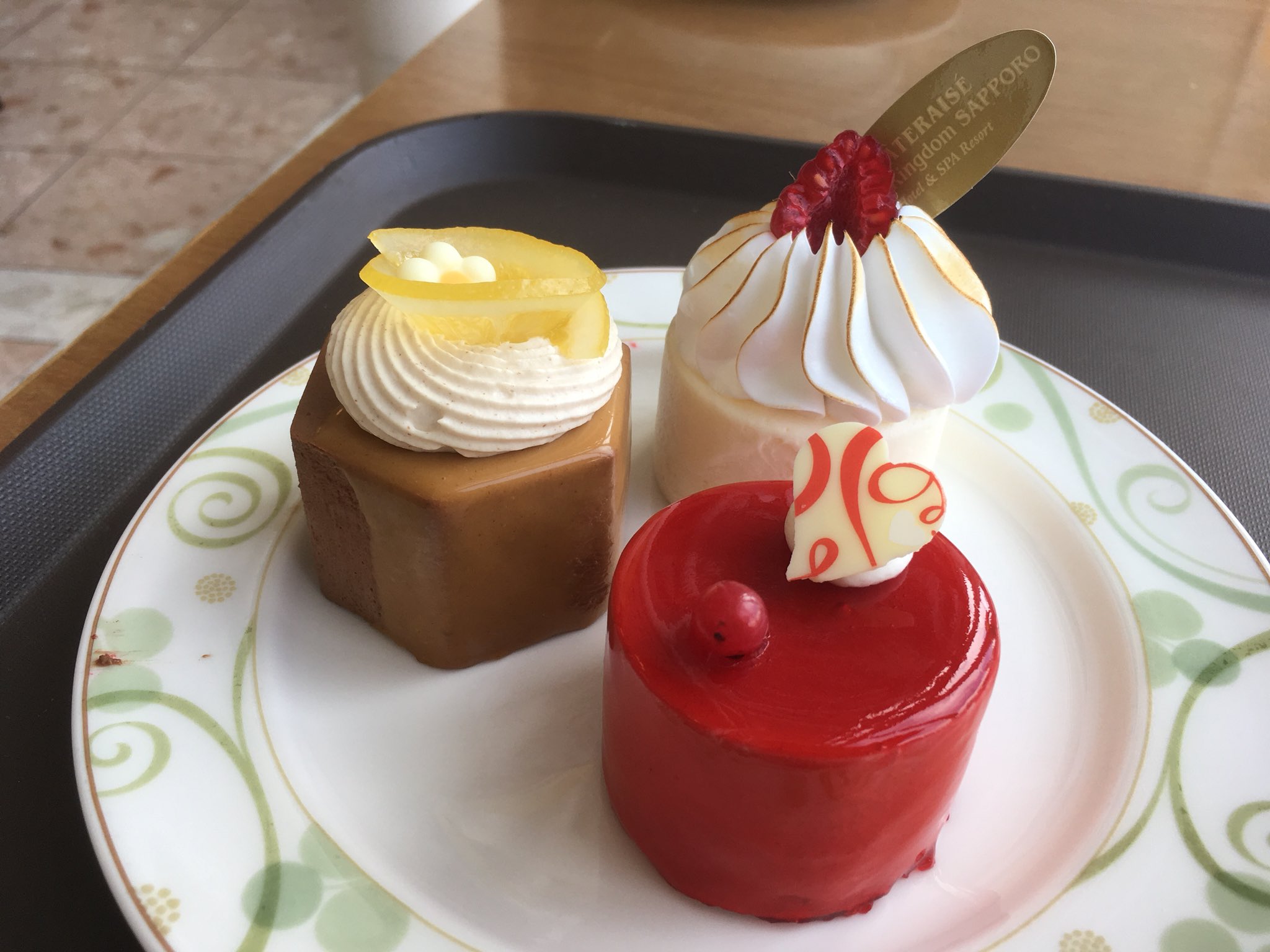 Uzivatel ましゃ Na Twitteru ガトキンのケーキバイキングでしゅよ 今月はあんまり好みのケーキがないっす お腹が減っても胃の容量は増えんから 早々にお腹いっぱいだぉ 笑 ŧ ŧ ๑ ㅂ ๑ ŧ ŧ シャトレーゼガトーキングダム ケーキバイキング T Co