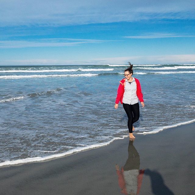 Do you already know about Saskias new project @oomweh? Over there she’s writing about our travel experiences and tries to bring more Yoga into your travel life. Today we took some Yoga picture for the blog on the beach, followed by a big stroll along the… ift.tt/2IPLrO7