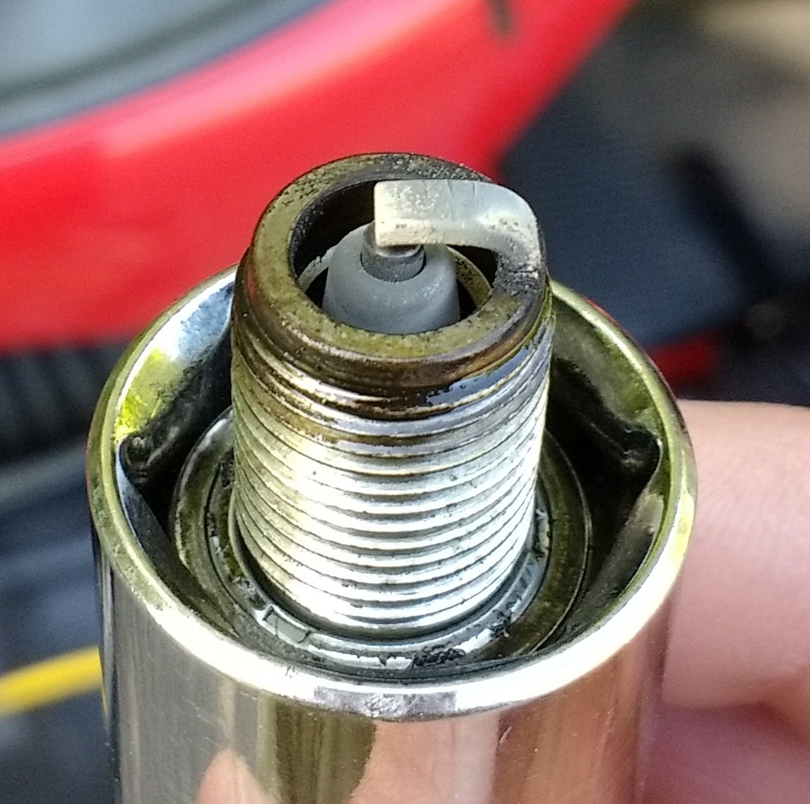 Plug chop, full throttle... Ground looks too white but the rest looks OK (I think). Should I be worried? #Vespa #T5