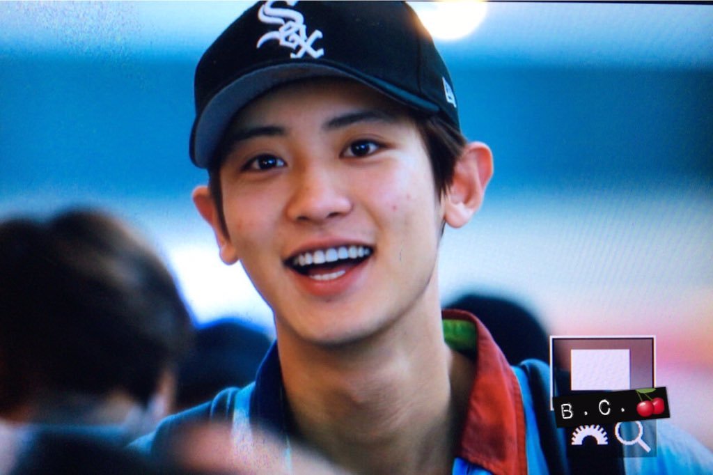 KingLoeyPics's tweet photo. 🙈 #PremiosMTVMiaw #MTVBRKPOPEXO @weareoneEXO 💙 https://t.co/AYTf0wuR7G