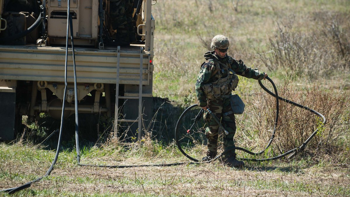 CanadianArmy's tweet photo. GAS GAS GAS! Soldiers on Exercise #MAPLERESOLVE 2018 took part in a Chemical, Biological, Radiological and Nuclear (CBRN) scenario during defensive operations training.
Photos by: Corporal Myki Poirier-Joyal https://t.co/spcXU0ProB