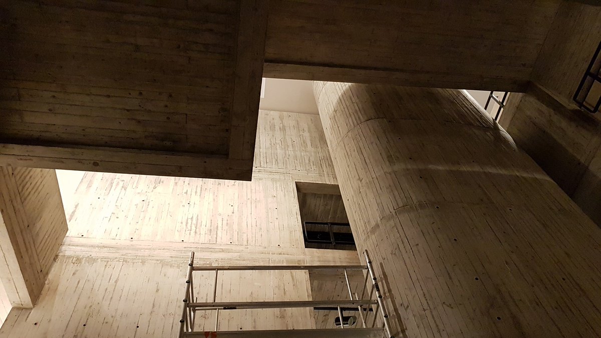 AnneSimonot's tweet photo. Exceptionnelle visite nocturne du chantier en fin de rénovation du musée des Beaux-arts et d'archéologie de @villedebesancon à l'occasion de la #NuitDesMusées. Réouverture au public le 16 novembre ! #IMBAACK #Besançon #musées https://t.co/amOWSZRyPi